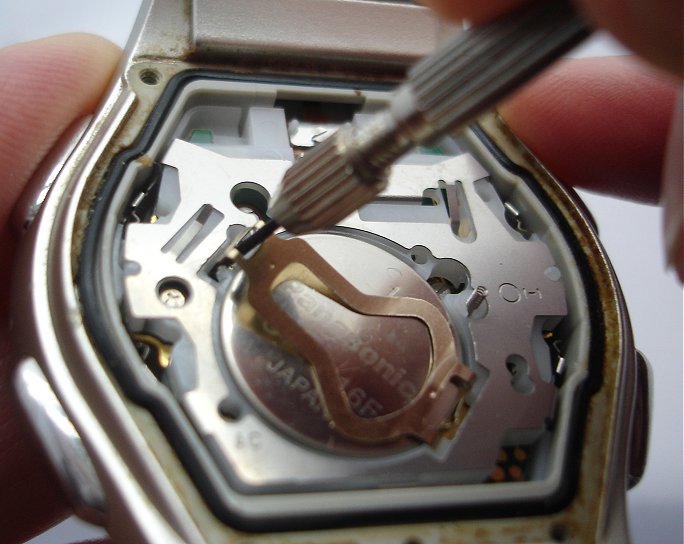 Replacing a Watch Battery in a Snap Back Watch Case from WatchBattery